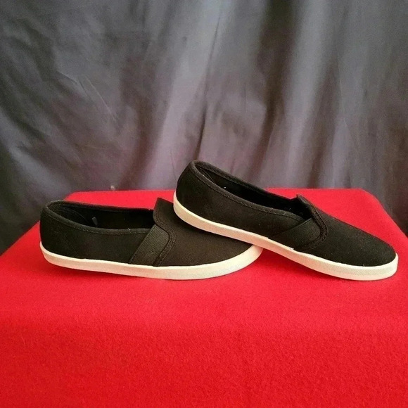 Time and Tru Slip On Shoes NWOT 7 - Picture 2 of 6